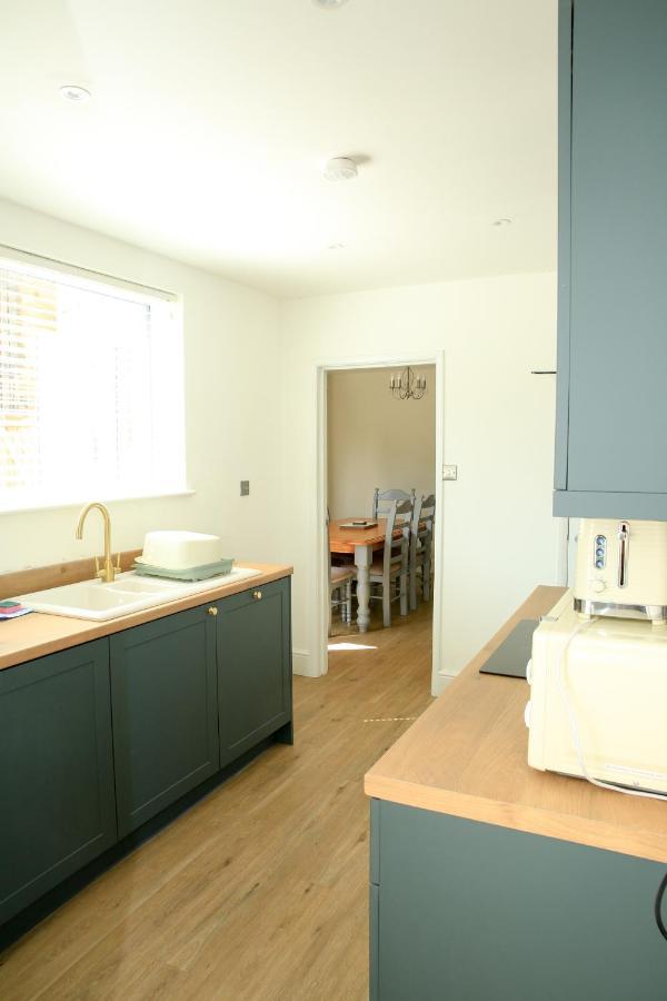 Fully Refurbished Property-March 22-Next To Beach لوستوفت المظهر الخارجي الصورة